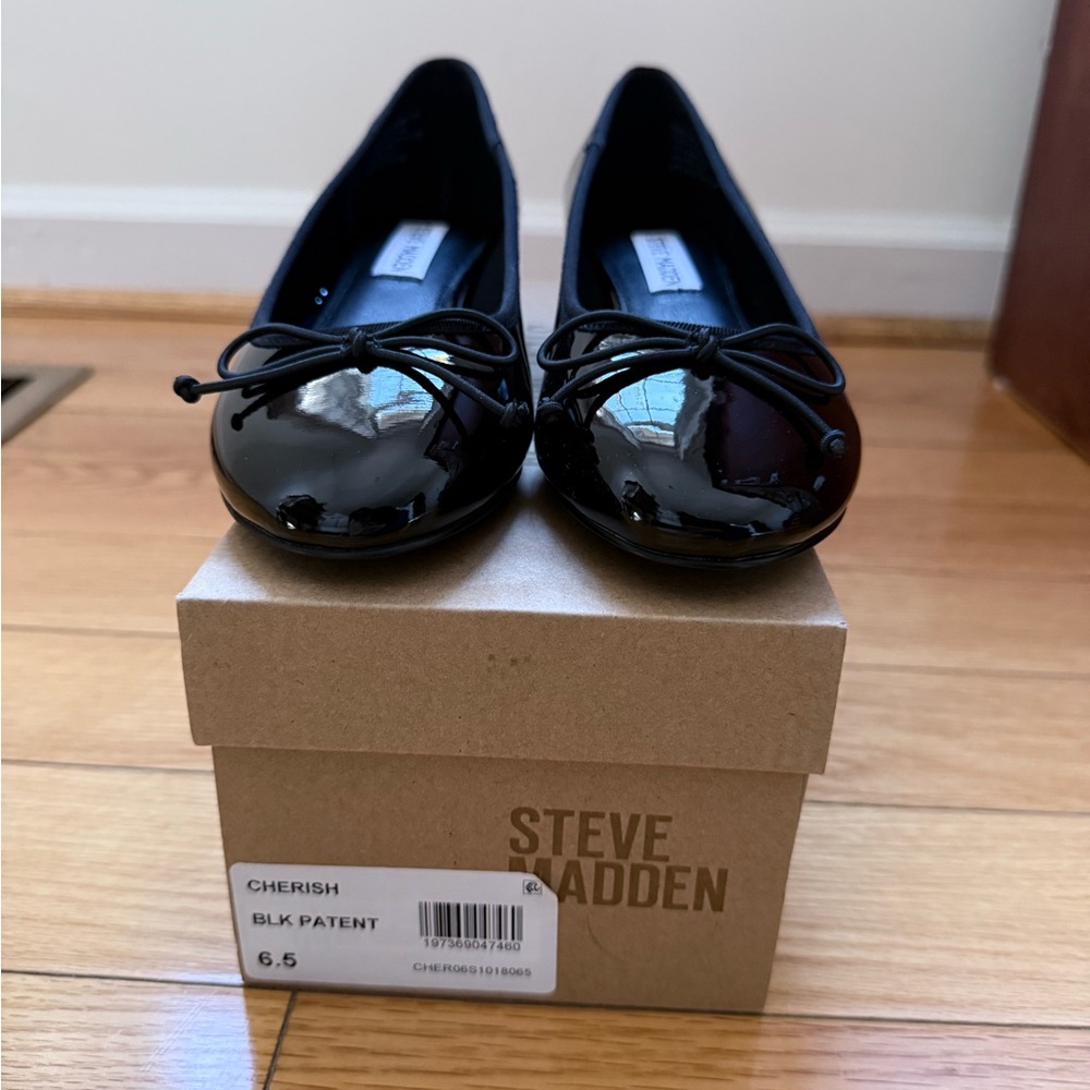 Steve Madden Black Patent Flats